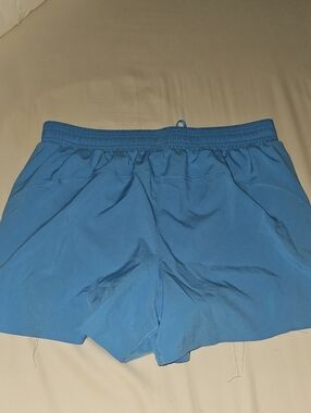 ALO Yoga Men's Light Blue Athletic Shorts